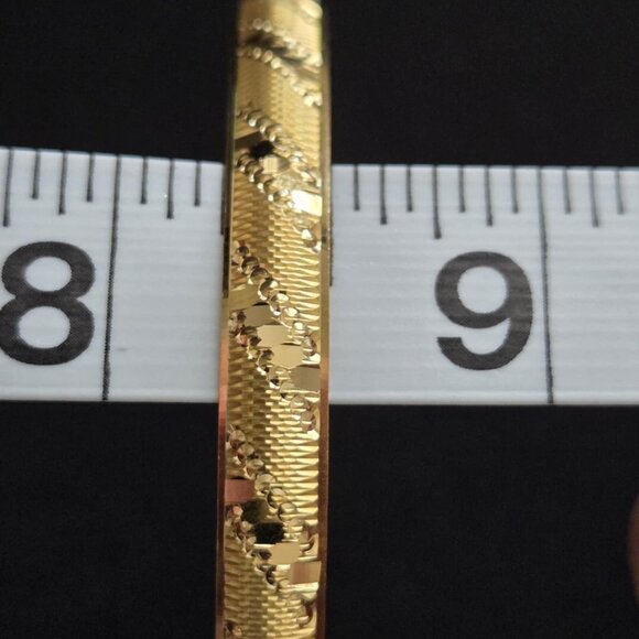 21k Gold Bangle - Picture 13 of 16